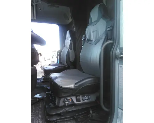 VOLVO VNL SEAT, FRONT