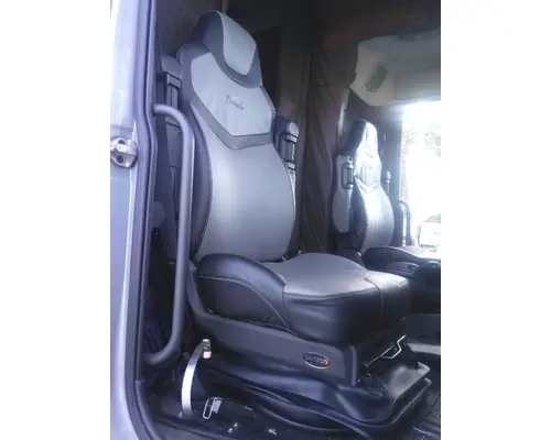 VOLVO VNL SEAT, FRONT