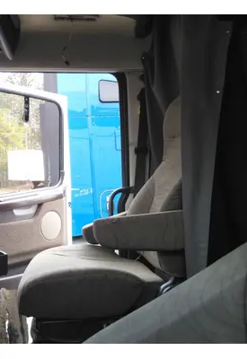 VOLVO VNL SEAT, FRONT