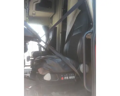 VOLVO VNL SEAT, FRONT