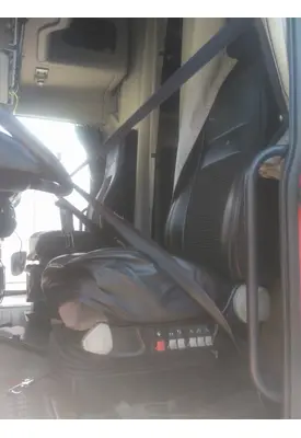 VOLVO VNL SEAT, FRONT