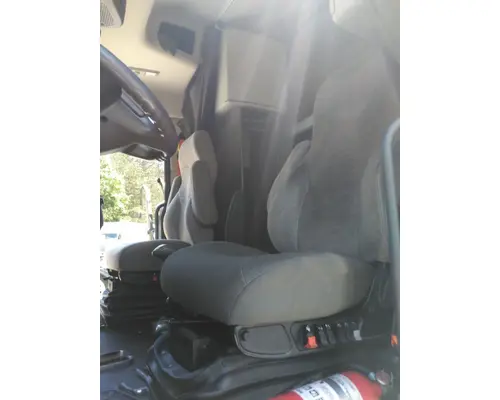 VOLVO VNL SEAT, FRONT