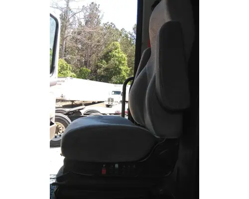 VOLVO VNL SEAT, FRONT