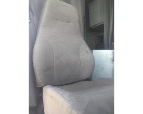 VOLVO VNL SEAT, FRONT
