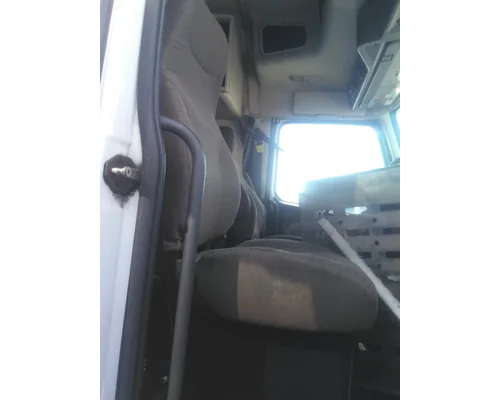 VOLVO VNL SEAT, FRONT