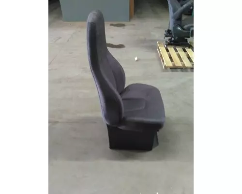 VOLVO VNL SEAT, FRONT