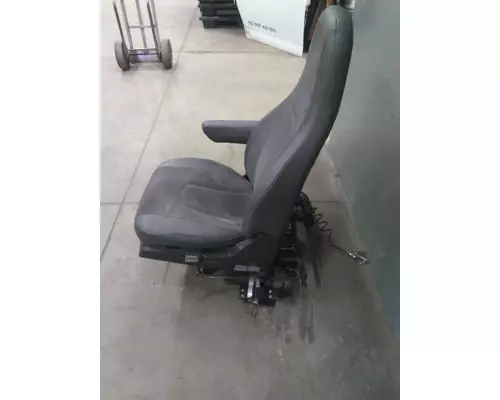 VOLVO VNL SEAT, FRONT