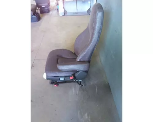 VOLVO VNL SEAT, FRONT