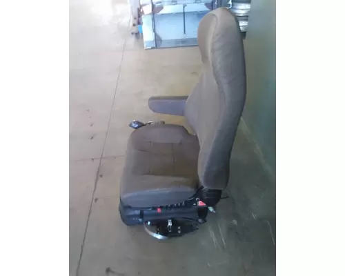 VOLVO VNL SEAT, FRONT