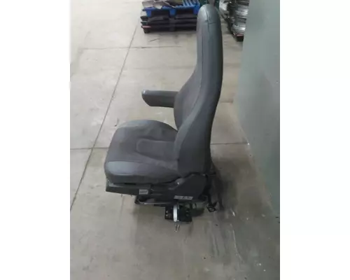 VOLVO VNL SEAT, FRONT