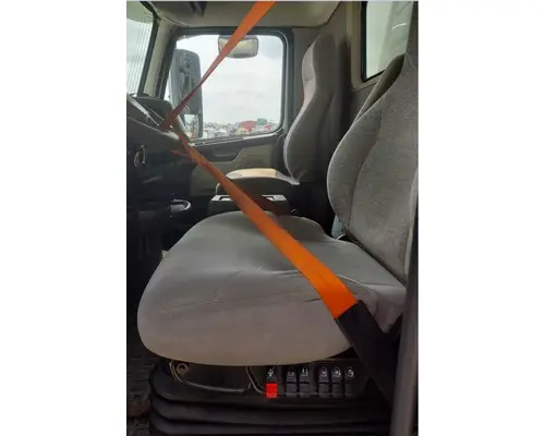 VOLVO VNL SEAT, FRONT