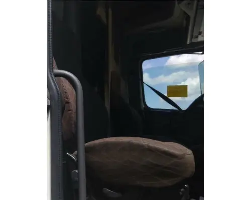 VOLVO VNL SEAT, FRONT