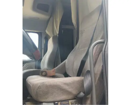 VOLVO VNL SEAT, FRONT