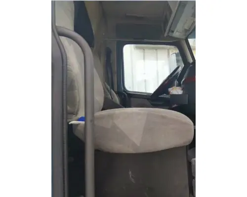 VOLVO VNL SEAT, FRONT