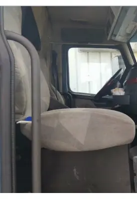 VOLVO VNL SEAT, FRONT
