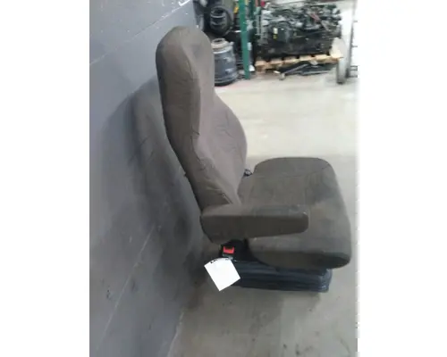 VOLVO VNL SEAT, FRONT