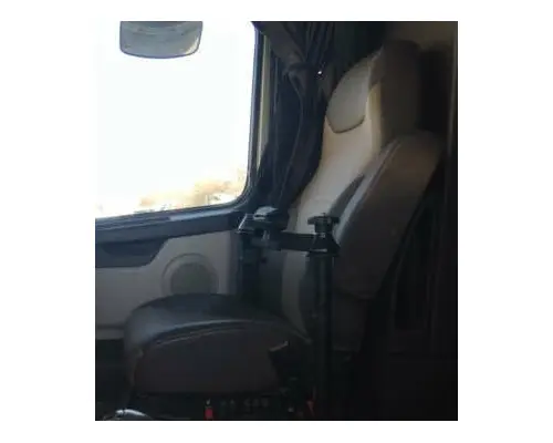 VOLVO VNL SEAT, FRONT