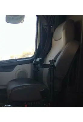 VOLVO VNL SEAT, FRONT