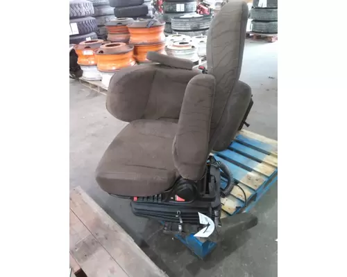 VOLVO VNL SEAT, FRONT