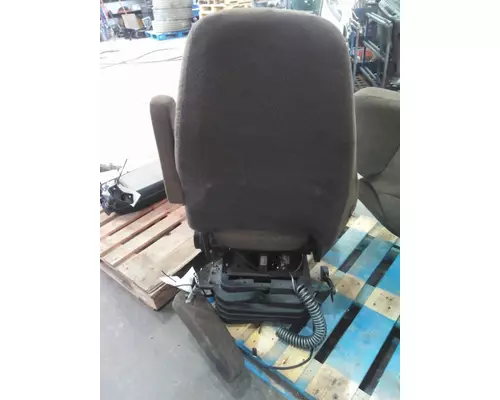 VOLVO VNL SEAT, FRONT