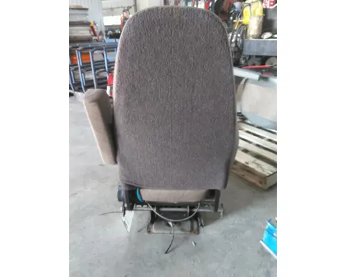 VOLVO VNL SEAT, FRONT