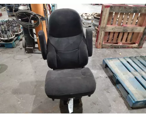 VOLVO VNL SEAT, FRONT