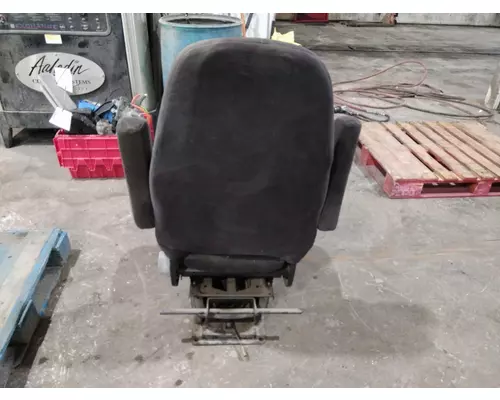 VOLVO VNL SEAT, FRONT