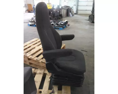 VOLVO VNL SEAT, FRONT