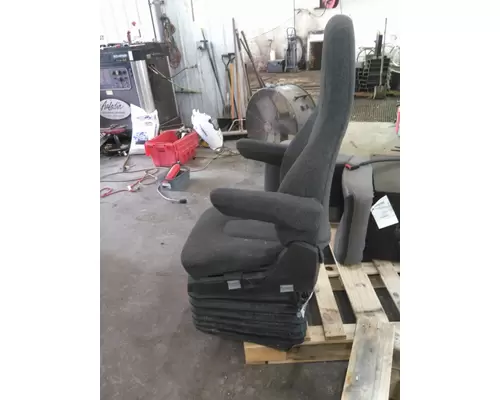 VOLVO VNL SEAT, FRONT