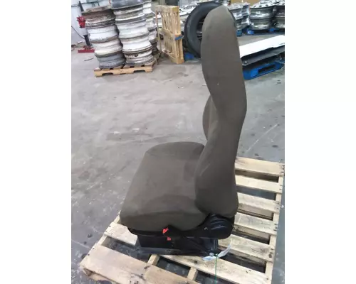 VOLVO VNL SEAT, FRONT