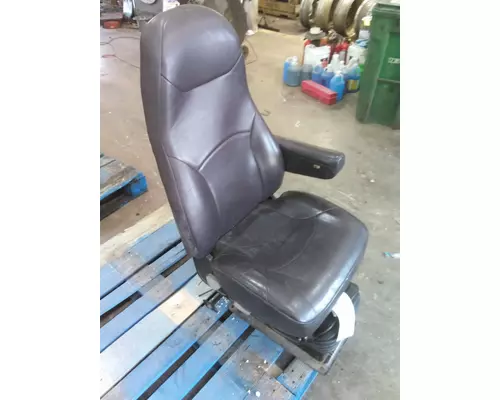 VOLVO VNL SEAT, FRONT