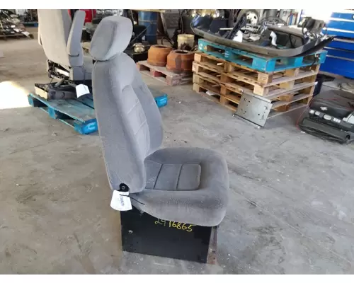 VOLVO VNL SEAT, FRONT
