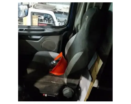 VOLVO VNL SEAT, FRONT