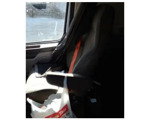 VOLVO VNL SEAT, FRONT