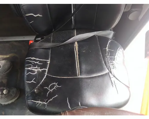 VOLVO VNL SEAT, FRONT