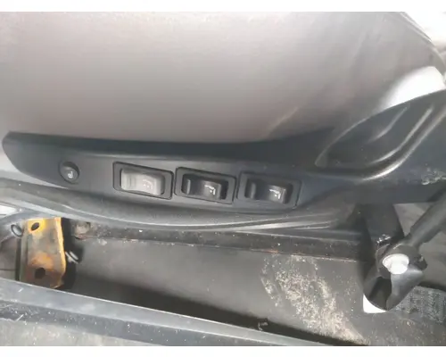 VOLVO VNL SEAT, FRONT