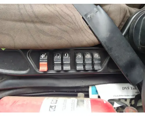VOLVO VNL SEAT, FRONT