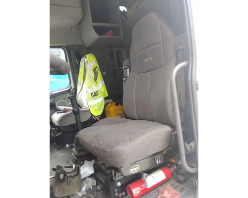VOLVO VNL SEAT, FRONT