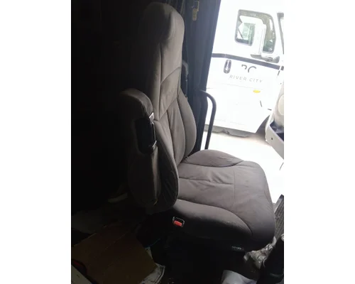 VOLVO VNL SEAT, FRONT