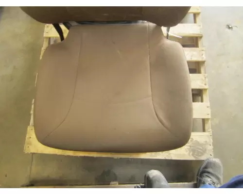 VOLVO VNL SEAT, FRONT