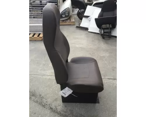 VOLVO VNL SEAT, FRONT