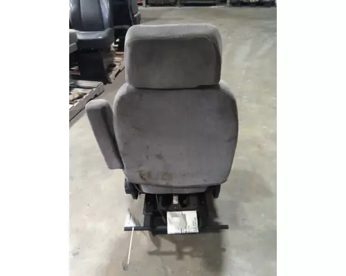 VOLVO VNL SEAT, FRONT