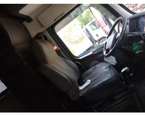 VOLVO VNL SEAT, FRONT