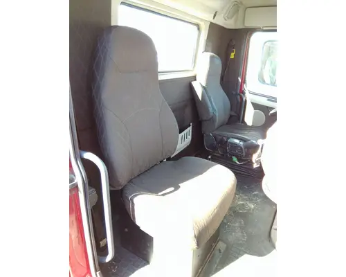 VOLVO VNL SEAT, FRONT