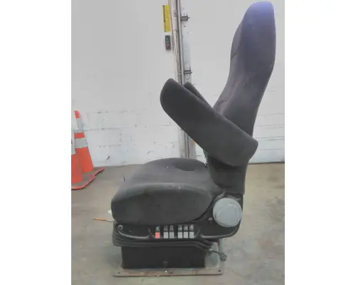 VOLVO VNL SEAT, FRONT
