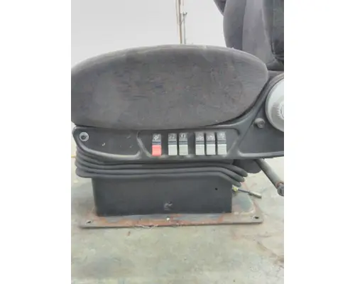 VOLVO VNL SEAT, FRONT