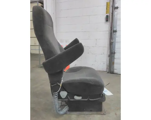 VOLVO VNL SEAT, FRONT