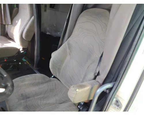 VOLVO VNL SEAT, FRONT