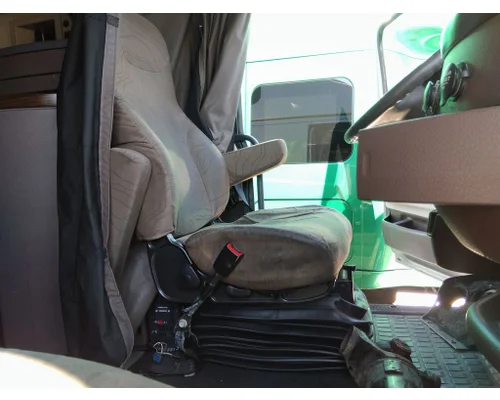 VOLVO VNL SEAT, FRONT