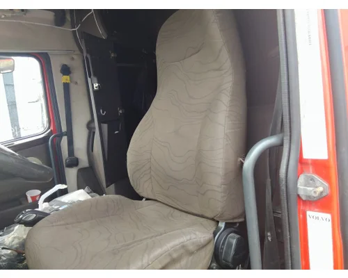 VOLVO VNL SEAT, FRONT